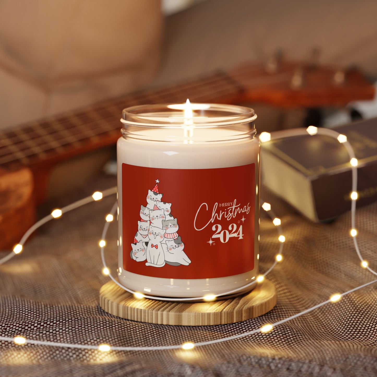 Christmas Candle with Cats: Festive Scent and Adorable Design!